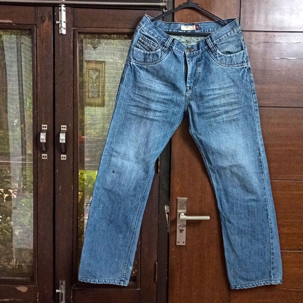 Men's Jeans - Picture 1 of 8
